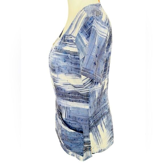 ELAN Women's Montreal Print Scrub  Top With Bling Zip size small. - Picture 4 of 6